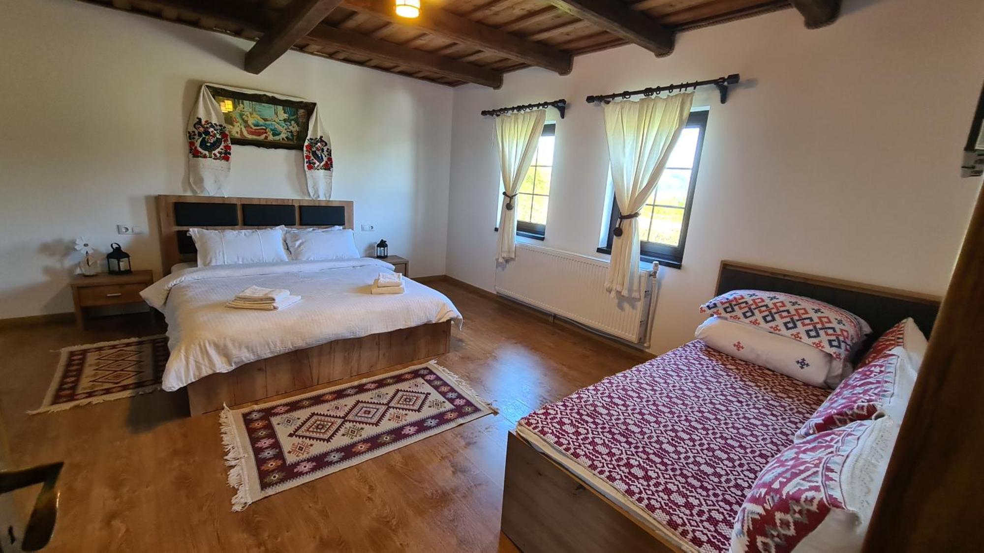 Вилла Casa Bunicilor Din Oncesti Экстерьер фото