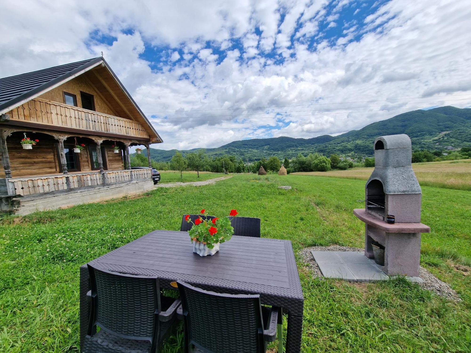 Вилла Casa Bunicilor Din Oncesti Экстерьер фото